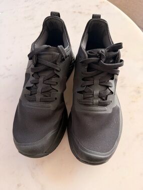 Women's Black Athletic Lace-Up Training Sneakers